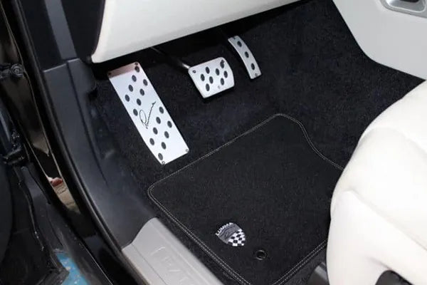 Audi CLR 8S - Interior